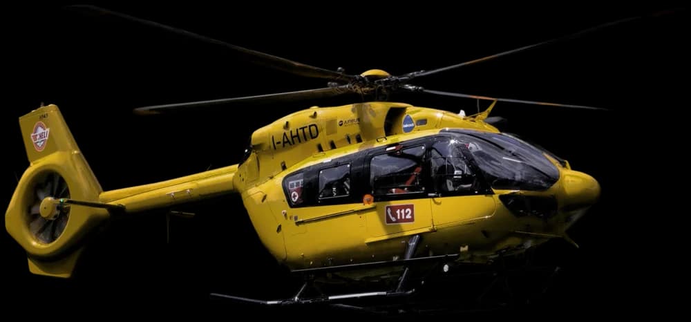 Helicopter flying through the Khumbu